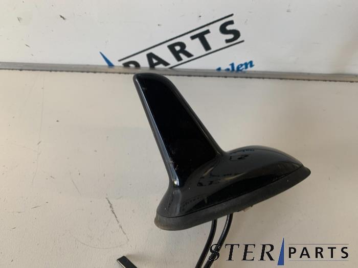 Begagnade Antenn Mercedes S (W221) 3.0 S-320 CDI 24V Pris € 45,00 Marginaltabell erbjuds av Sterparts Mercedes specialist
