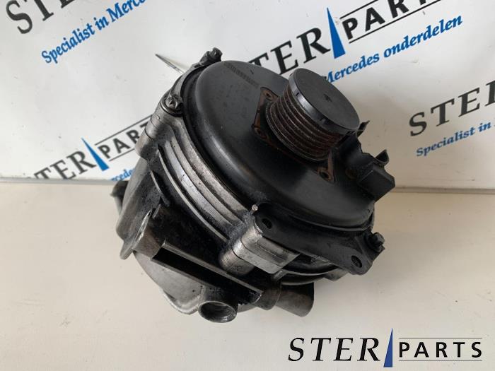Usagé Alternateur Mercedes S (W220) 3.2 S-320 CDI 24V Prix € 99,50 Règlement à la marge proposé par Sterparts Mercedes specialist