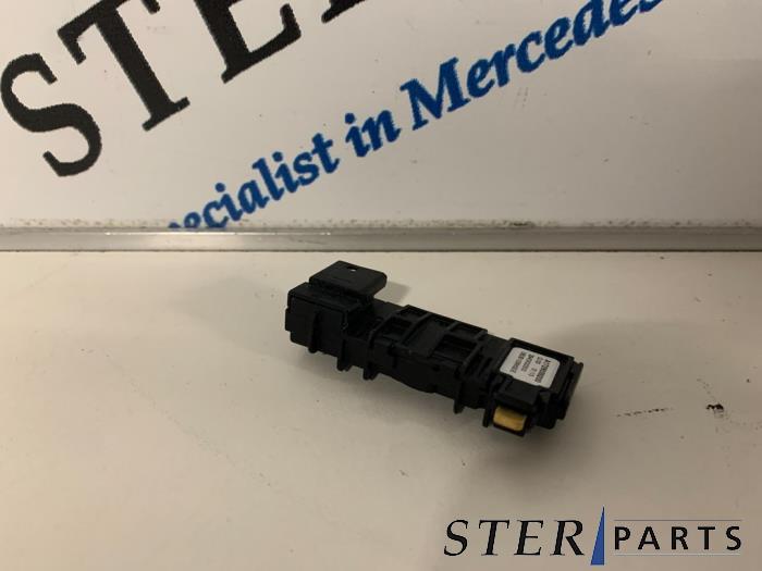 Begagnade Innetemperatursensor Mercedes C Estate (S204) 2.2 C-220 CDI 16V BlueEfficiency Pris € 12,50 Marginaltabell erbjuds av Sterparts Mercedes specialist