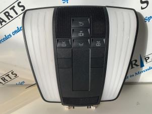 Usagé Eclairage intérieur avant Mercedes E (W212) E-200 CDI 16V BlueEfficiency,BlueTEC Prix € 44,95 Règlement à la marge proposé par Sterparts Mercedes specialist