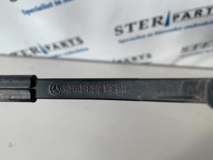 Used Rear wiper arm Mercedes C Combi (S203) 2.2 C-200 CDI 16V Price € 9,95 Margin scheme offered by Sterparts Mercedes specialist