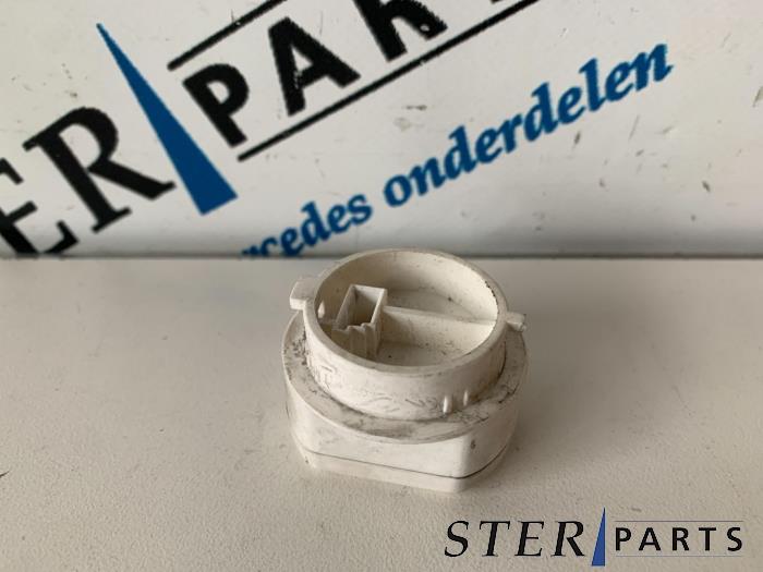 Begagnade Innetemperatursensor Mercedes E (W211) 2.2 E-200 CDI 16V Pris € 14,95 Marginaltabell erbjuds av Sterparts Mercedes specialist