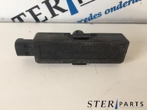 Lichtsensor van een Mercedes-Benz S (W220) 3.2 S-320 18V 2001