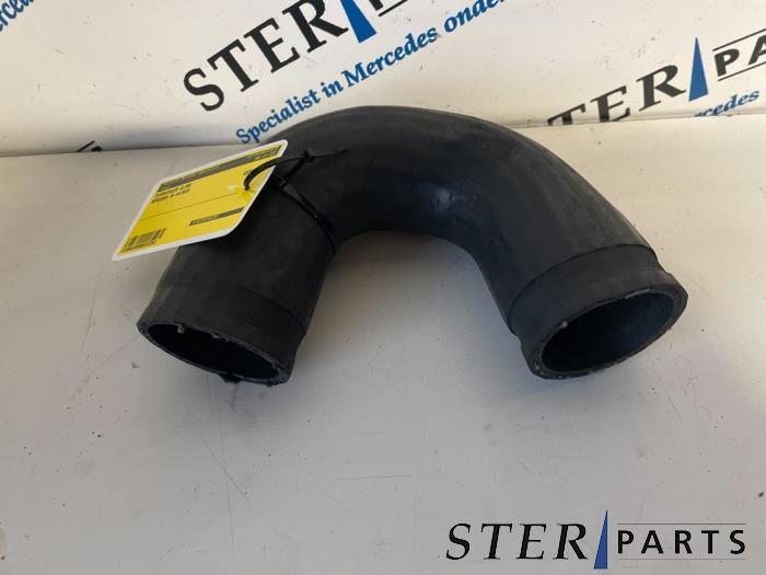 Gebrauchte Intercooler Schlauch Mercedes ML I (163) 400 4.0 CDI V8 32V Preis € 30,00 Margenregelung angeboten von Sterparts Mercedes specialist