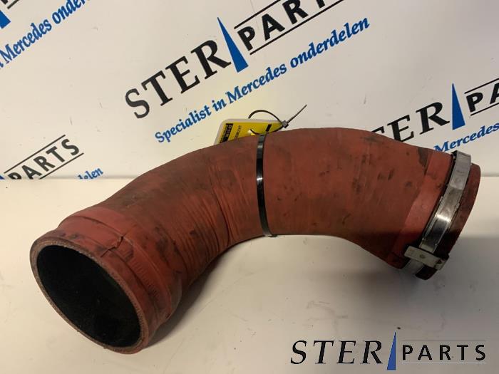 Gebrauchte Intercooler Schlauch Mercedes ML II (164/4JG) 4.0 ML-420 CDI 4-Matic V8 32V Preis € 60,00 Margenregelung angeboten von Sterparts Mercedes specialist