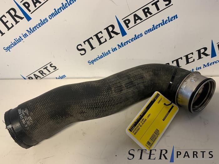 Gebrauchte Intercooler Schlauch Mercedes ML II (164/4JG) 3.0 ML-280 CDI 4-Matic V6 24V Preis € 25,00 Margenregelung angeboten von Sterparts Mercedes specialist