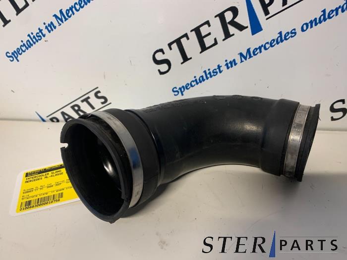 Gebrauchte Intercooler Schlauch Mercedes ML I (163) 400 4.0 CDI V8 32V Preis € 15,00 Margenregelung angeboten von Sterparts Mercedes specialist