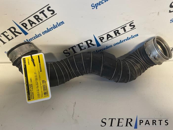 Gebrauchte Intercooler Schlauch Mercedes C (W203) 1.8 C-230K 16V Preis € 25,00 Margenregelung angeboten von Sterparts Mercedes specialist