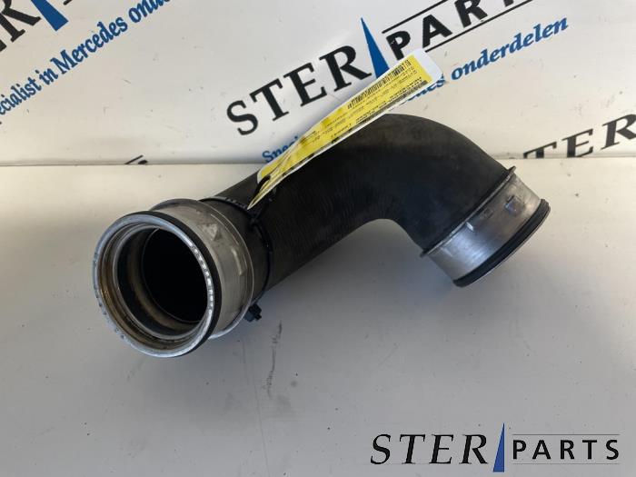 Gebrauchte Intercooler Schlauch Mercedes C (W203) 2.2 C-220 CDI 16V Preis € 20,00 Margenregelung angeboten von Sterparts Mercedes specialist