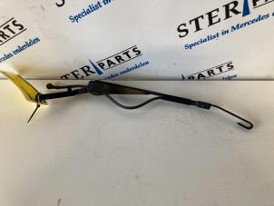 Used Rear wiper arm Mercedes Vito (639.7) 2.2 113 CDI 16V Euro 5 Price € 15,13 Inclusive VAT offered by Sterparts Mercedes specialist