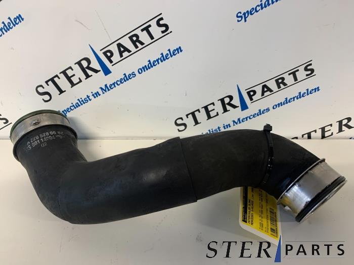 Gebrauchte Intercooler Schlauch Mercedes S (W220) 3.2 S-320 CDI 24V Preis € 20,00 Margenregelung angeboten von Sterparts Mercedes specialist