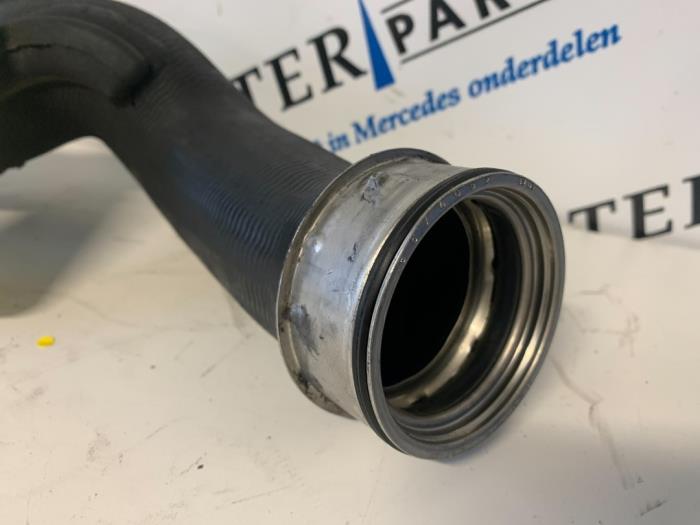 Intercooler hose from a Mercedes-Benz C (W203) 2.2 C-200 CDI 16V 2003