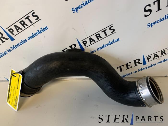 Gebrauchte Intercooler Schlauch Mercedes S (W220) 3.2 S-320 CDI 24V Preis € 20,00 Margenregelung angeboten von Sterparts Mercedes specialist