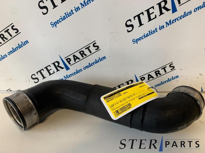 Gebrauchte Intercooler Schlauch Mercedes E (W211) 3.2 E-320 CDI 24V Preis € 15,00 Margenregelung angeboten von Sterparts Mercedes specialist