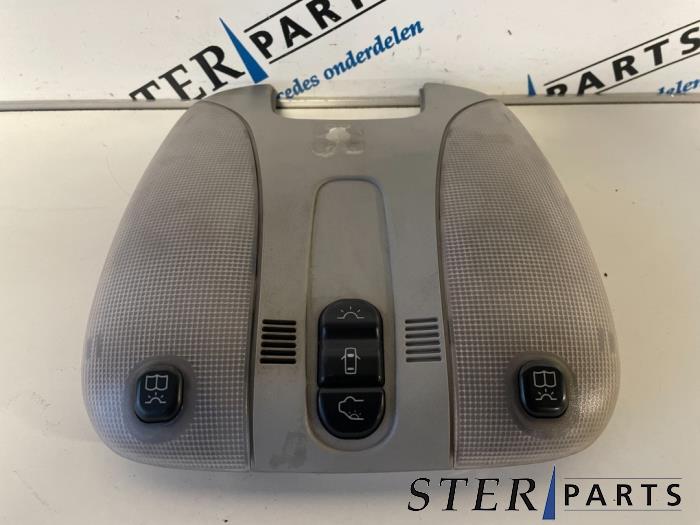 Begagnade Innerbelysning, fram Mercedes S (W220) 3.2 S-320 CDI 24V Pris € 69,50 Marginaltabell erbjuds av Sterparts Mercedes specialist