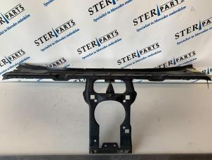 Used Lock plate Mercedes E (W211) 2.2 E-200 CDI 16V Price € 20,00 Margin scheme offered by Sterparts Mercedes specialist