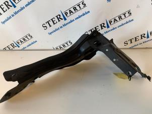 Used Headlight frame, left Mercedes E (W211) 2.2 E-200 CDI 16V Price € 25,00 Margin scheme offered by Sterparts Mercedes specialist