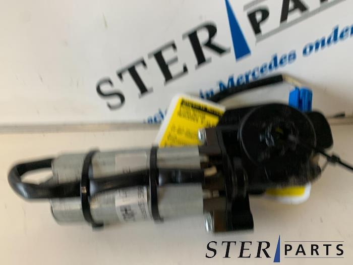 Begagnade Sätesmotor Mercedes E Combi (S211) 3.2 E-320 CDI 24V Pris € 35,00 Marginaltabell erbjuds av Sterparts Mercedes specialist