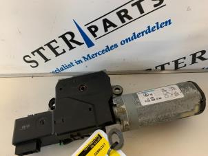 Used Sunroof motor Mercedes A (W168) 1.4 A-140 Price € 24,95 Margin scheme offered by Sterparts Mercedes specialist