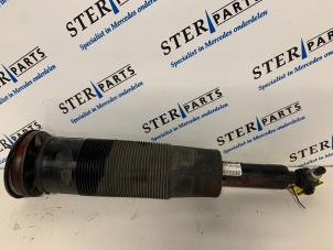 Used Fronts shock absorber, left Mercedes S (W221) 6.2 S-63 AMG V8 32V Price € 495,00 Margin scheme offered by Sterparts Mercedes specialist