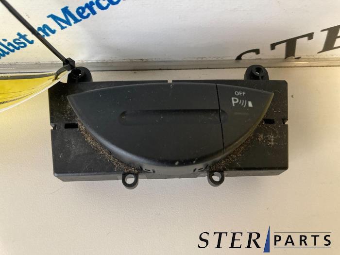 Gebrauchte PDC Schalter Mercedes E (W211) 2.2 E-200 CDI 16V Preis € 19,95 Margenregelung angeboten von Sterparts Mercedes specialist