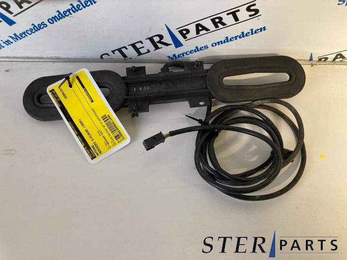 Używane Antena Mercedes S (W220) 5.0 S-500 V8 24V Cena € 25,00 Procedura marży oferowane przez Sterparts Mercedes specialist