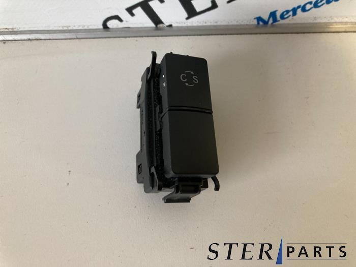 Używane Przelacznik (rózne) Mercedes E (W212) E-220 CDI 16V BlueEfficiency Cena € 14,95 Procedura marży oferowane przez Sterparts Mercedes specialist