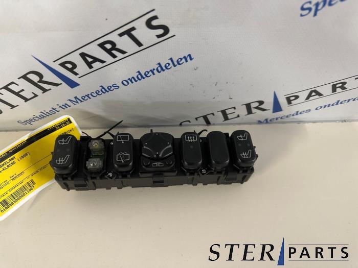 Używane Przelacznik lusterka Mercedes A (W168) 1.4 A-140 Cena € 24,95 Procedura marży oferowane przez Sterparts Mercedes specialist