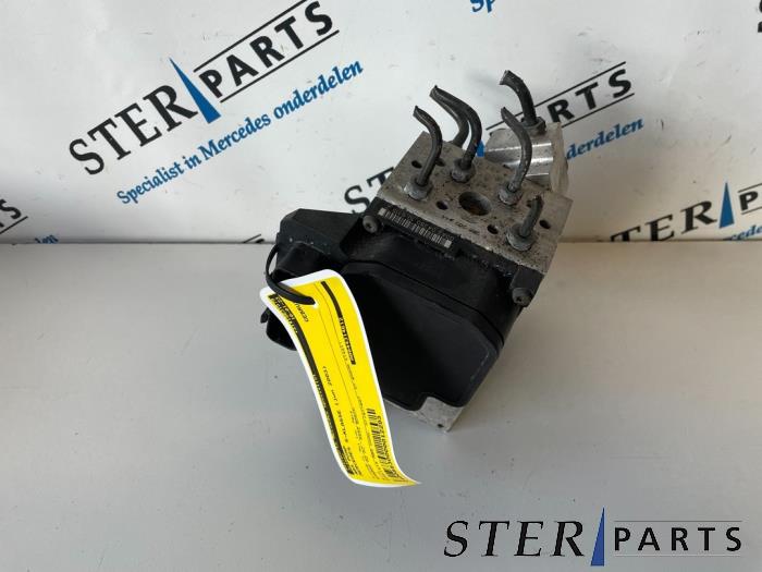 Usagé Pompe ABS Mercedes S (W220) 3.2 S-320 CDI Prix € 44,95 Règlement à la marge proposé par Sterparts Mercedes specialist