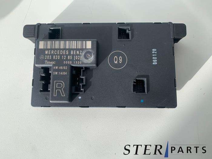 Używane Modul centralnego zamka Mercedes C Combi (S203) 3.0 C-280 V6 24V Cena € 14,95 Procedura marży oferowane przez Sterparts Mercedes specialist