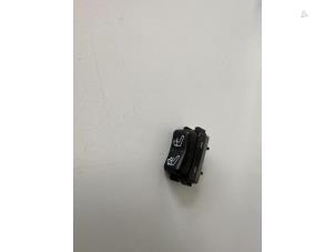 Used Seat heating switch Mercedes S (W140) 2.8 300 SE Price € 9,50 Margin scheme offered by Sterparts Mercedes specialist