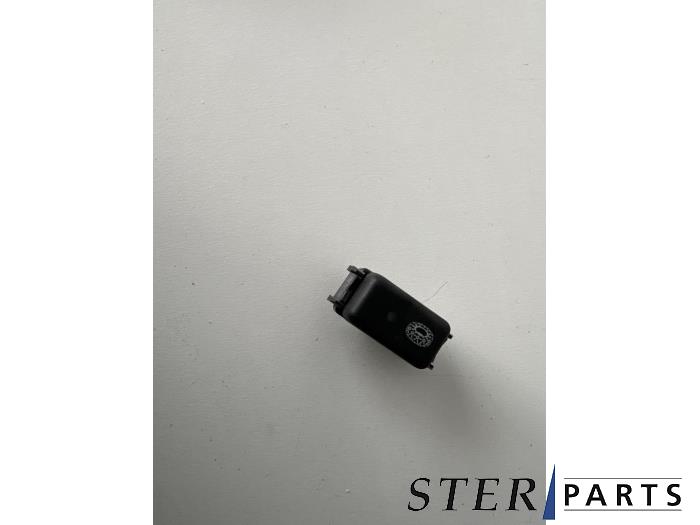 Używane Przelacznik ASR Mercedes SL (R129) 3.0 300 SL Cena € 14,95 Procedura marży oferowane przez Sterparts Mercedes specialist