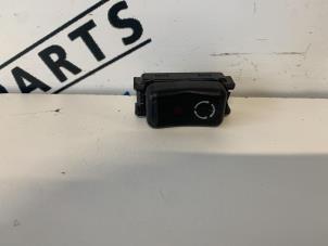 Used Airflow switch Mercedes E (W124) 2.0 200 E Price € 9,95 Margin scheme offered by Sterparts Mercedes specialist