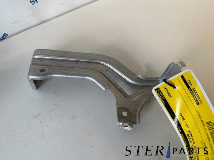 Begagnade Framdelsstöd Mercedes S (222.0/222.1) 3.0 S-320L 24V Pris € 12,50 Marginaltabell erbjuds av Sterparts Mercedes specialist