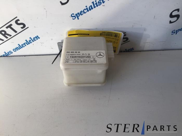 Używane Modul alarmu Mercedes C Combi (S202) 1.8 C180T 16V Cena € 19,95 Procedura marży oferowane przez Sterparts Mercedes specialist