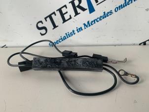 Używane Antena (rózne) Mercedes C (W203) 2.2 C-200 CDI 16V Cena € 7,50 Procedura marży oferowane przez Sterparts Mercedes specialist