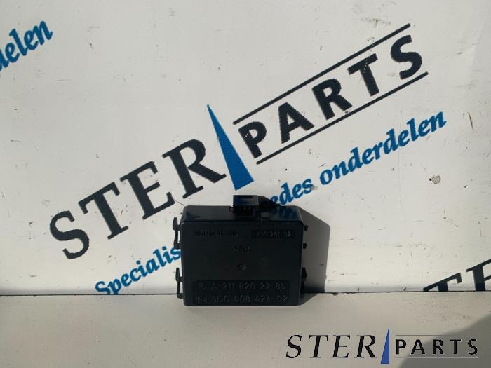 Begagnade Regnsensor Mercedes E (W211) 2.2 E-200 CDI 16V Pris € 19,95 Marginaltabell erbjuds av Sterparts Mercedes specialist