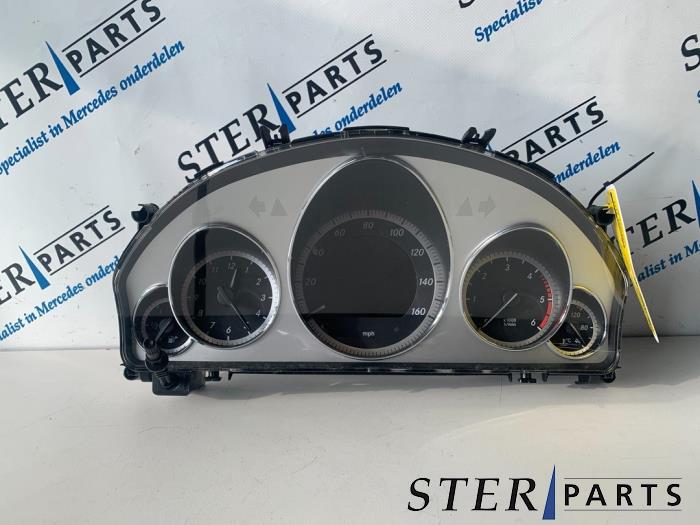 Begagnade Instrumentpanel Mercedes E (C207) E-350 CDI V6 24V Pris € 75,00 Marginaltabell erbjuds av Sterparts Mercedes specialist