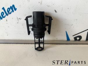 Temperatursensor Motor van een Mercedes-Benz C (W202) 1.8 C-180 16V 1995