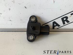 Map Sensor (Einlasskrümmer) van een Mercedes-Benz C (W203) 2.0 C-200K 16V 2002