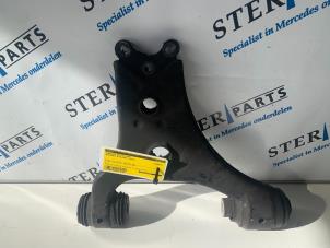 Begagnade Främre gaffelben, höger Mercedes B (W245) 1.7 B-170 16V Pris € 34,95 Marginaltabell erbjuds av Sterparts Mercedes specialist