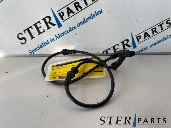 Begagnade ABS-sensor Mercedes C (W204) 1.6 C-180 16V BlueEfficiency Pris € 24,95 Marginaltabell erbjuds av Sterparts Mercedes specialist