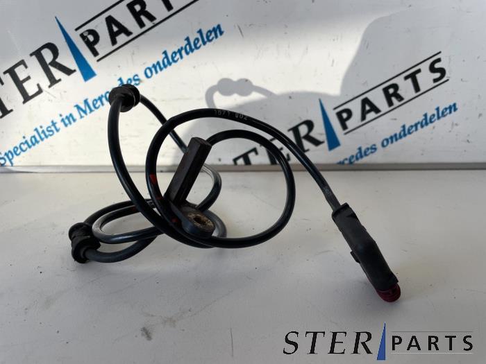 Begagnade ABS-sensor Mercedes C (W203) 2.2 C-200 CDI 16V Pris € 19,95 Marginaltabell erbjuds av Sterparts Mercedes specialist