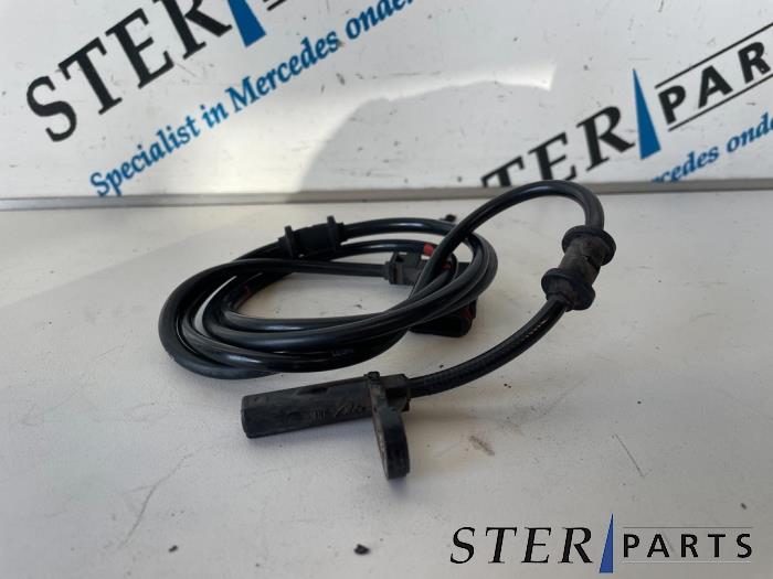 Begagnade ABS-sensor Mercedes C (W203) 2.2 C-200 CDI 16V Pris € 19,95 Marginaltabell erbjuds av Sterparts Mercedes specialist