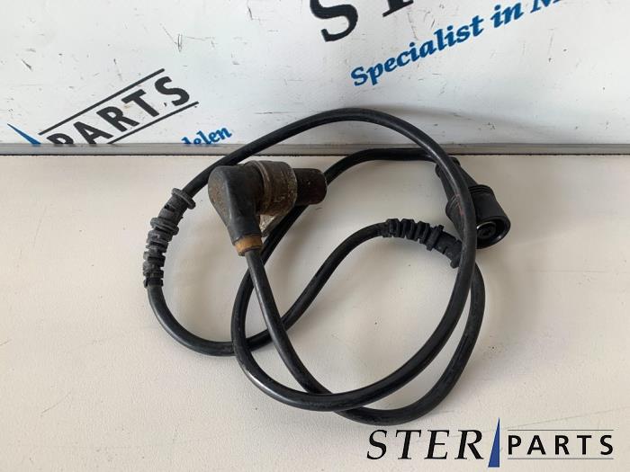 Begagnade ABS-sensor Mercedes E (W124) 2.0 200 E Pris € 19,95 Marginaltabell erbjuds av Sterparts Mercedes specialist