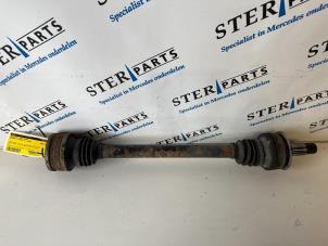Begagnade Drivaxel, vänster bak Mercedes C Combi (S203) 2.5 C-230 V6 24V Pris € 75,00 Marginaltabell erbjuds av Sterparts Mercedes specialist
