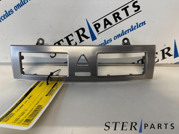 Gebrauchte Sonstige Mercedes C Combi (S203) 2.5 C-230 V6 24V Preis € 19,95 Margenregelung angeboten von Sterparts Mercedes specialist