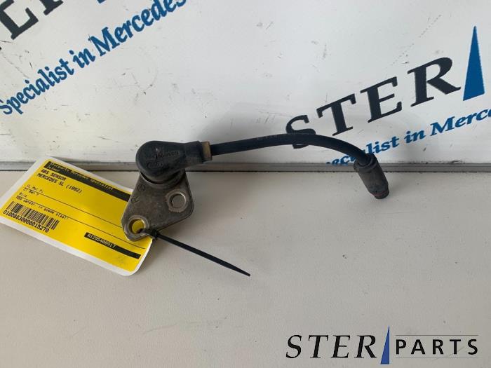Begagnade ABS-sensor Mercedes SL (R129) 3.0 300 SL Pris € 45,00 Marginaltabell erbjuds av Sterparts Mercedes specialist
