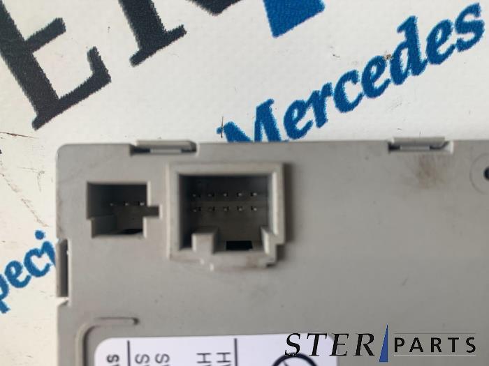 Gateway module Mercedes SLK 1.8 200 K 16V - A2115408445 VDO