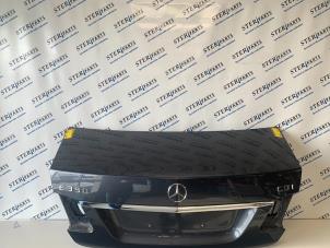 Używane Pokrywa bagaznika Mercedes E (W212) E-350 CDI BlueEfficiency 3.0 V6 24V Cena € 195,00 Procedura marży oferowane przez Sterparts Mercedes specialist